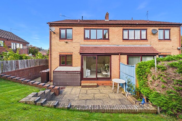 1 Bedroom Town House For Sale In Celandine Court, Sheffield, South Yorkshire, S17