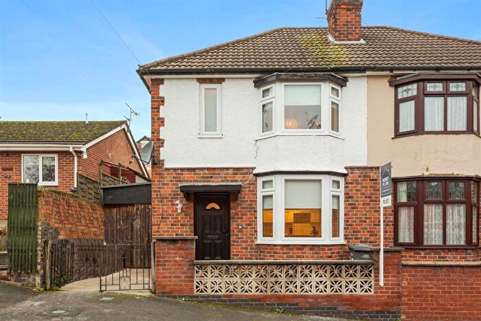 3 Bedroom Semi-Detached House For Sale In Cross Street, Derby, DE22