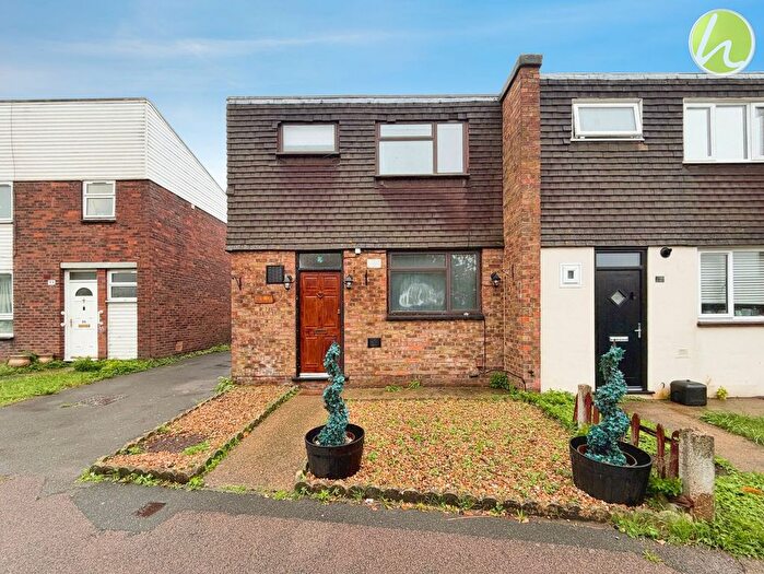 3 Bedroom End Of Terrace House For Sale In Springhouse Road, Corringham, SS17