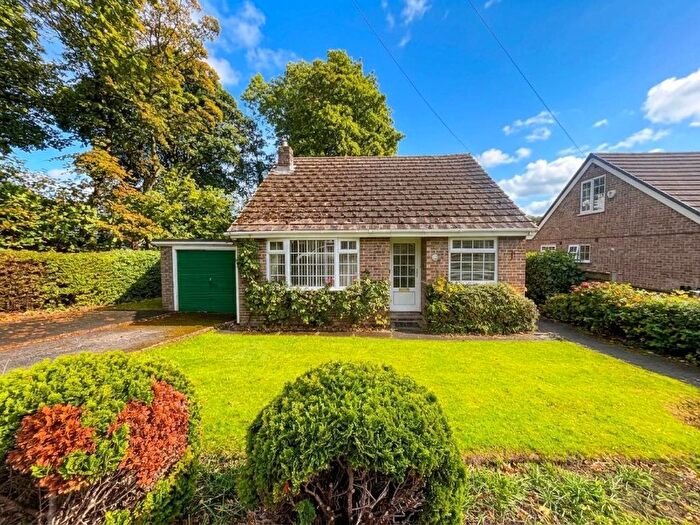 2 Bedroom Detached Bungalow For Sale In Sandmoor Drive, Huddersfield, HD3