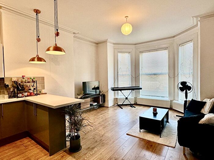 1 Bedroom Flat For Sale In Canterbury Road, Ashford, TN24