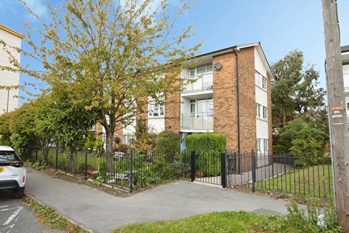 2 Bedroom Flat For Sale In Charles Street, Wakefield, West Yorkshire, WF1