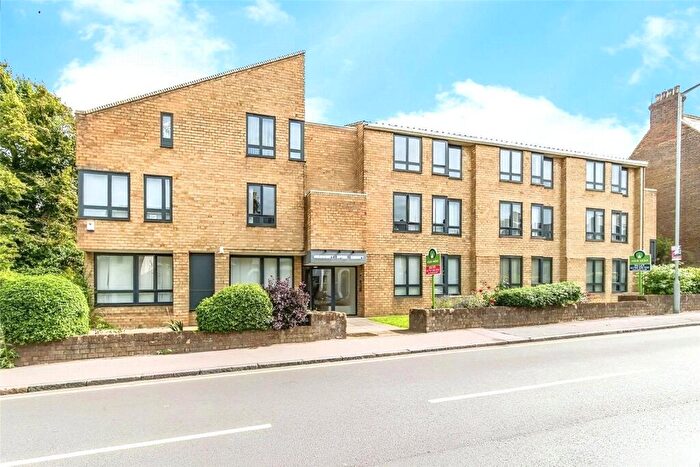 1 Bedroom Flat To Rent In Newton Road, Faversham, Kent, ME13