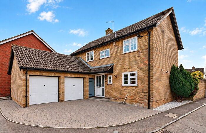 4 Bedroom Detached House For Sale In Peartree Close, Shefford, SG17