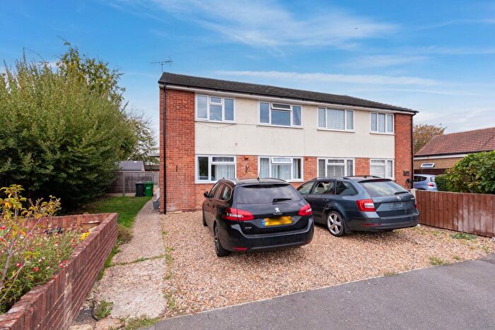 2 Bedroom Maisonette For Sale In Masons Road, Cippenham, SL1