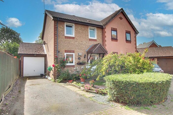 3 Bedroom Semi-Detached House To Rent In Gull Way, Chatteris, PE16