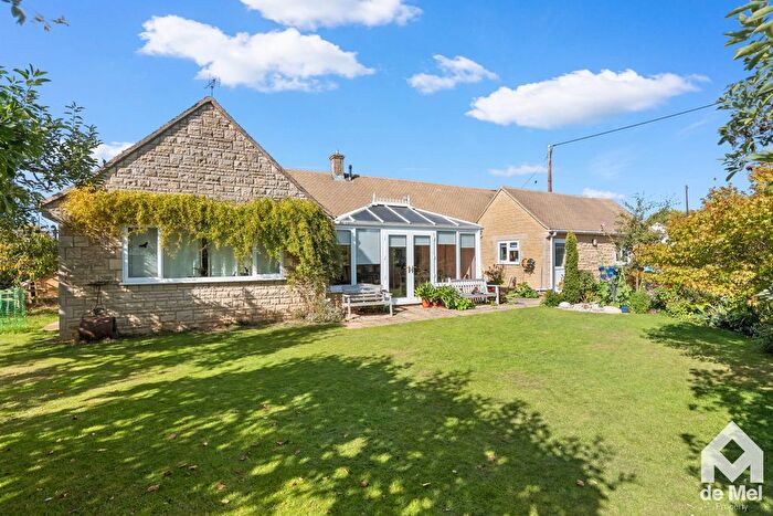 4 Bedroom Detached Bungalow For Sale In Willow Bank Road, Alderton, GL20