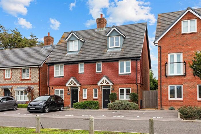 3 Bedroom Semi-Detached House To Rent In Acacia Crescent, Angmering, BN16