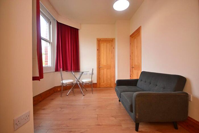 1 Bedroom Flat To Rent In Denmark Road, Reading, RG1