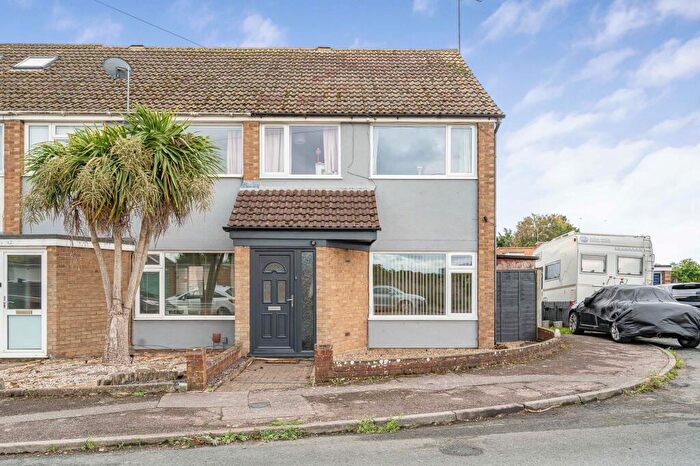 3 Bedroom Semi-Detached House For Sale In Diamond Close, Ipswich, IP1