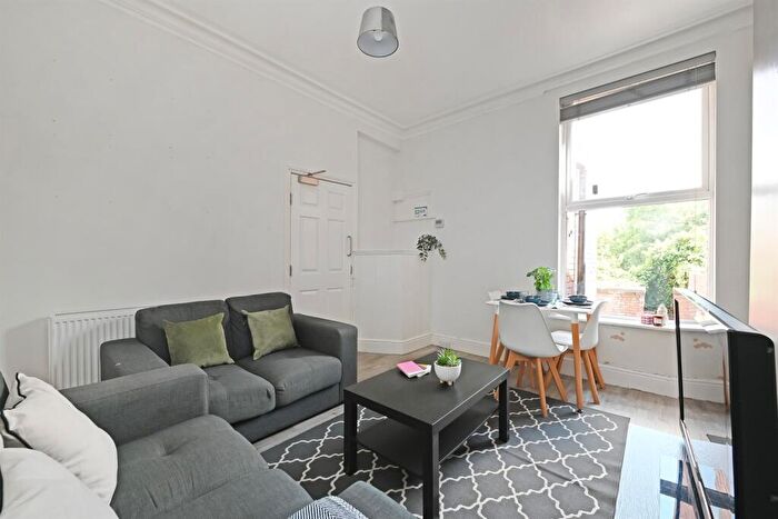 4 Bedroom House To Rent In Crookesmoor Road, Crookesmoor, S6