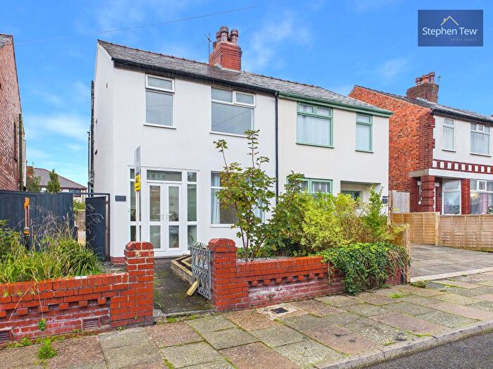 3 Bedroom Semi-Detached House For Sale In Knaresboro Avenue, Blackpool, FY3