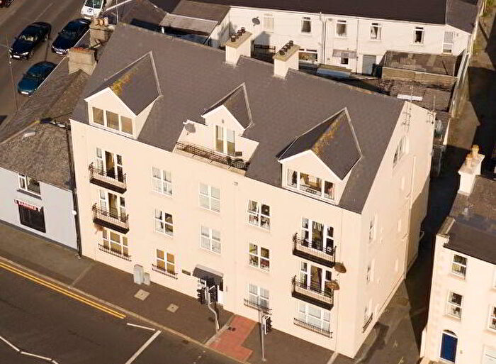 3 Bedroom 4th Floor Apartments To Rent In Waterfront House, Warrenpoint, BT34