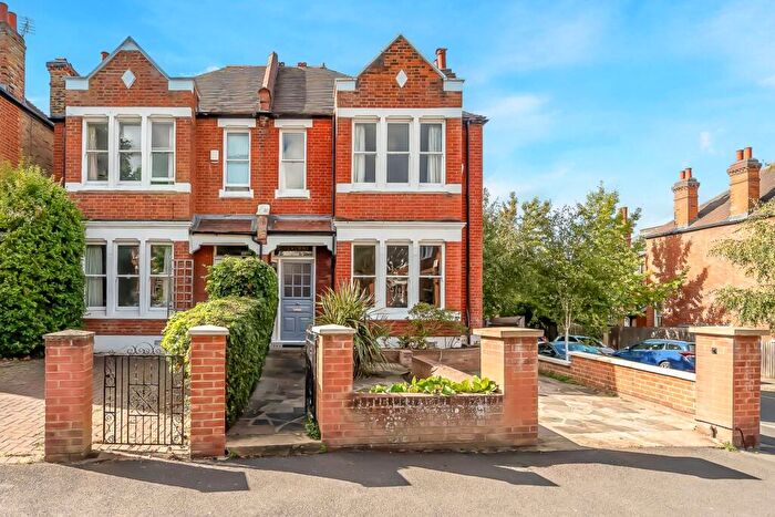 4 Bedroom Semi-Detached House For Sale In Woodwarde Road, Dulwich, SE22