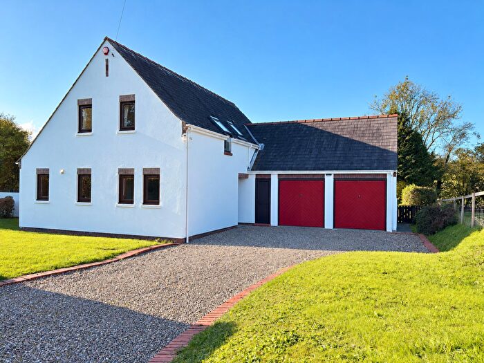 3 Bedroom Detached House For Sale In Llanpumsaint, Carmarthen, SA33