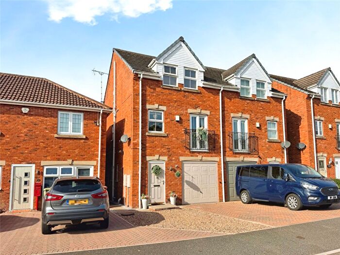 4 Bedroom Semi-Detached House For Sale In Meadowgate Park, Killamarsh, Sheffield, Derbyshire, S21