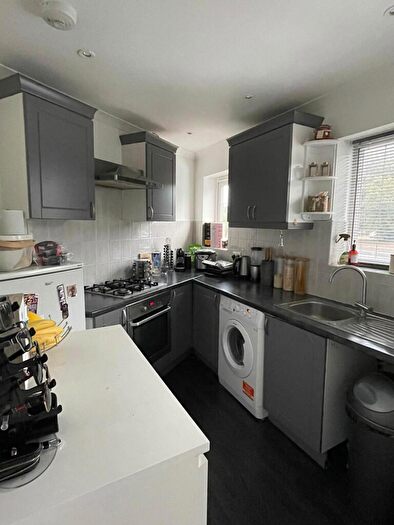 1 Bedroom Flat To Rent In London Road, Earley, RG6