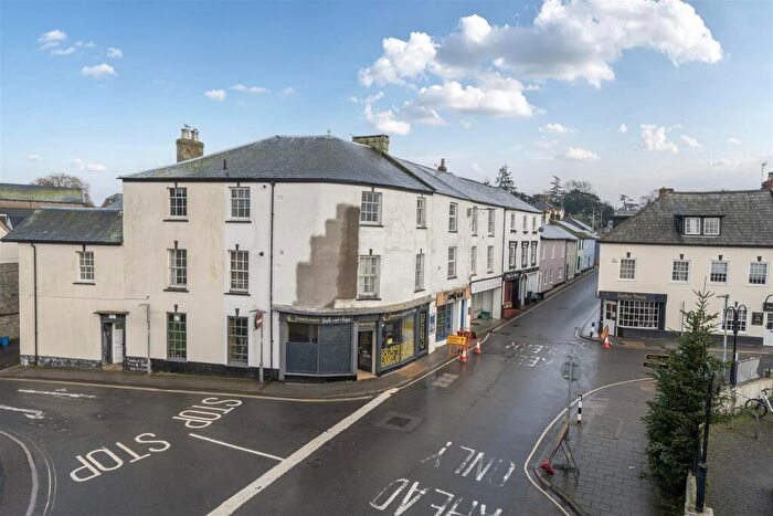 3 Bedroom Apartment For Sale In George Street, Axminster, EX13