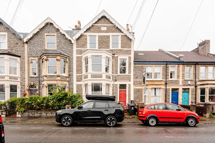 2 Bedroom Flat For Sale In Stackpool Road, Southville, Bristol, BS3