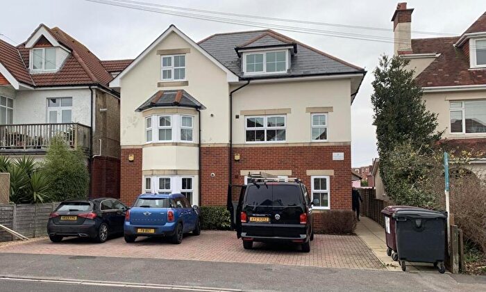 1 Bedroom Flat To Rent In Stourcliffe Avenue, Southbourne, BH6