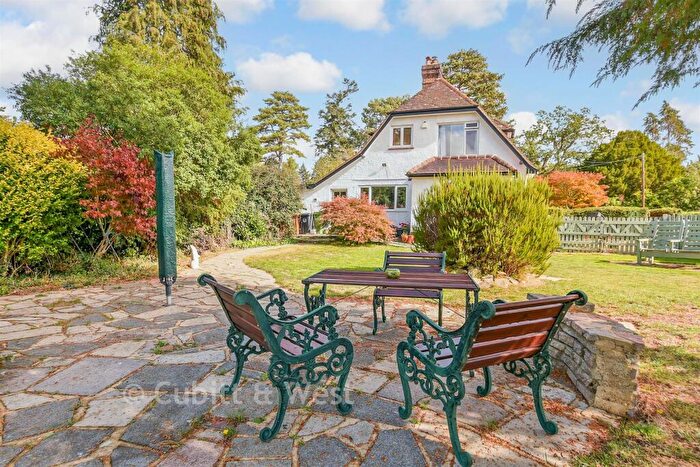 3 Bedroom Semi-Detached House For Sale In Middle Street, Betchworth, Surrey, RH3