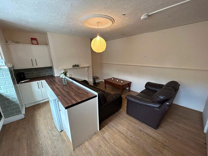 4 Bedroom Terraced House To Rent In Wrangthorn Place, Hyde Park, Leeds, West Yorkshire, LS6