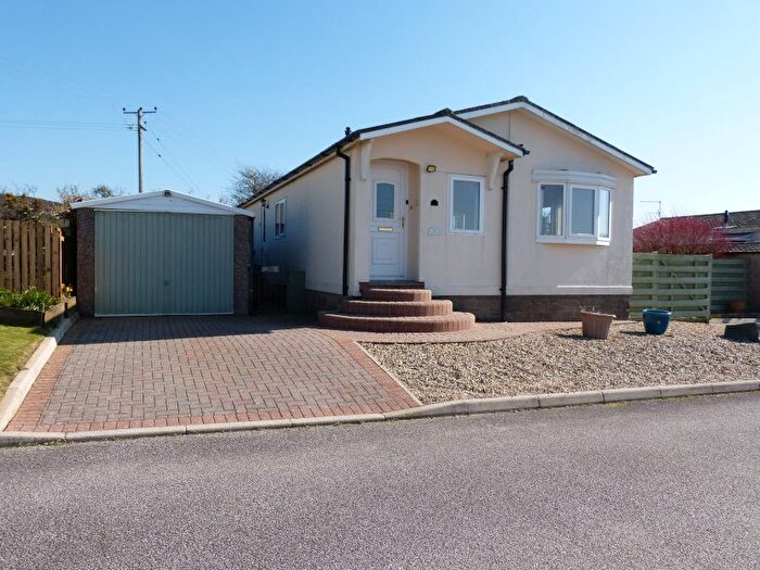 3 Bedroom Mobile/park Home For Sale In Roseveare Drive, St Dennis, PL26