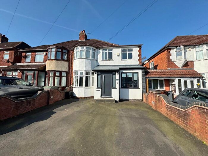 3 Bedroom Semi-Detached House For Sale In Lode Lane, Solihull, B91