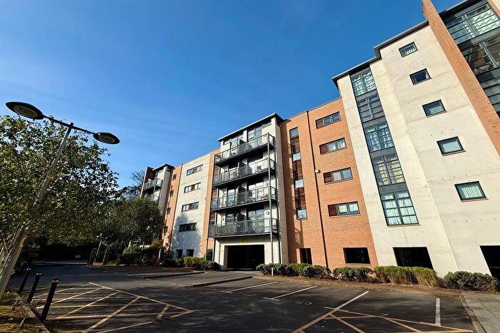 2 Bedroom Flat To Rent In Altrincham Road, Sharston, M22