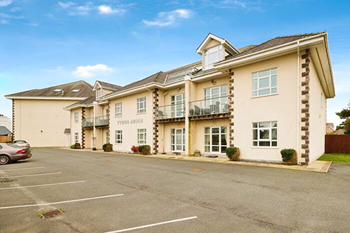 3 Bedroom Flat For Sale In Lon Golff, Morfa Nefyn, Pwllheli, Gwynedd, LL53
