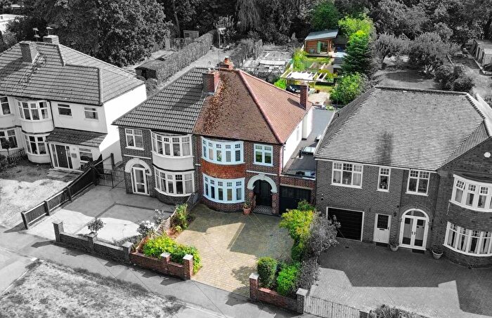 4 Bedroom Semi-Detached House For Sale In Wigston Road, Oadby, Leicester, LE2