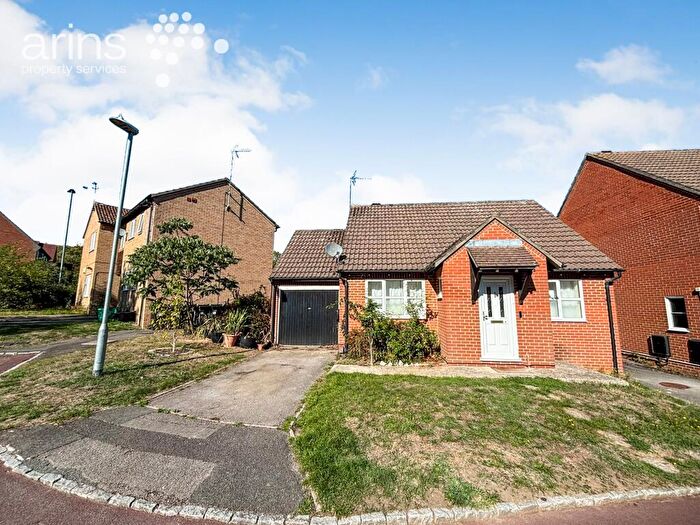 2 Bedroom Detached Bungalow To Rent In Berstead Close, Lower Earley, RG6