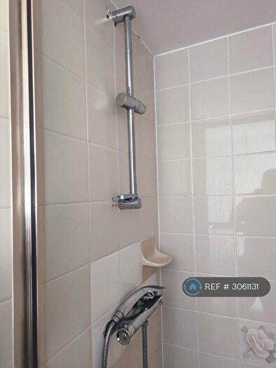 1 Bedroom Flat To Rent In The Square, Lymington, SO41