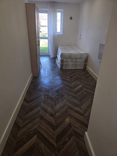 Studio To Rent In East Road, West Drayton, UB7