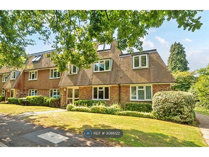 1 Bedroom Flat To Rent In Wood Road, Hindhead, GU26