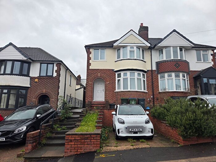 3 Bedroom Semi-Detached House To Rent In Regent Avenue, Oldbury, B69