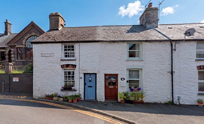 3 Bedroom Terraced House For Sale In Heol Y Doll, Machynlleth, SY20