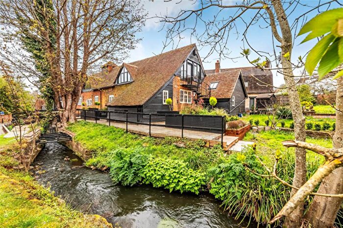 2 Bedroom Flat For Sale In Mill Lane, Godalming, Surrey, GU7