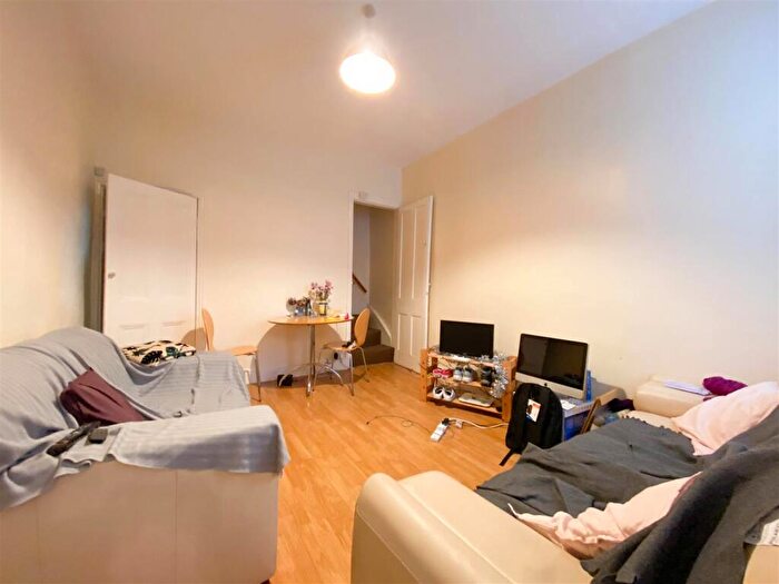 3 Bedroom House To Rent In Pisgah House RoadBroomhillSheffield, S10
