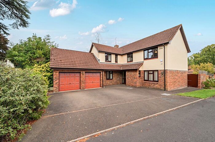 5 Bedroom Detached House For Sale In Batts Park, Taunton, TA1