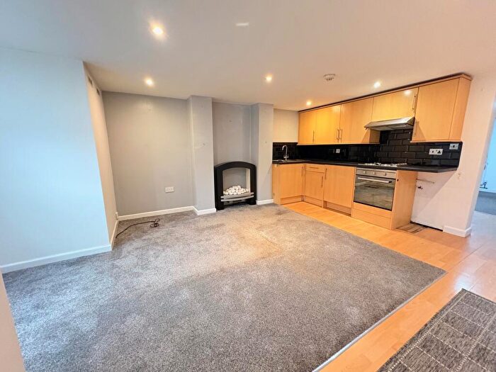 1 Bedroom Apartment To Rent In Cross Green Lae, LS15