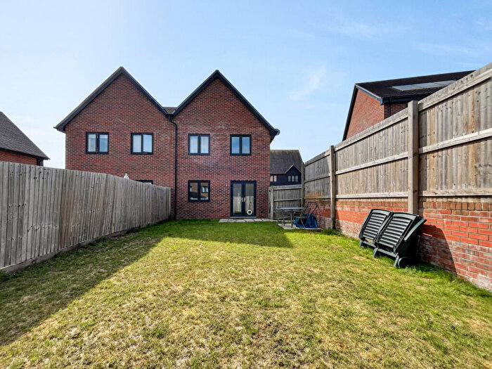 3 Bedroom Semi-Detached House For Sale In Bury Farm Road, Whiteley, Fareham, PO15