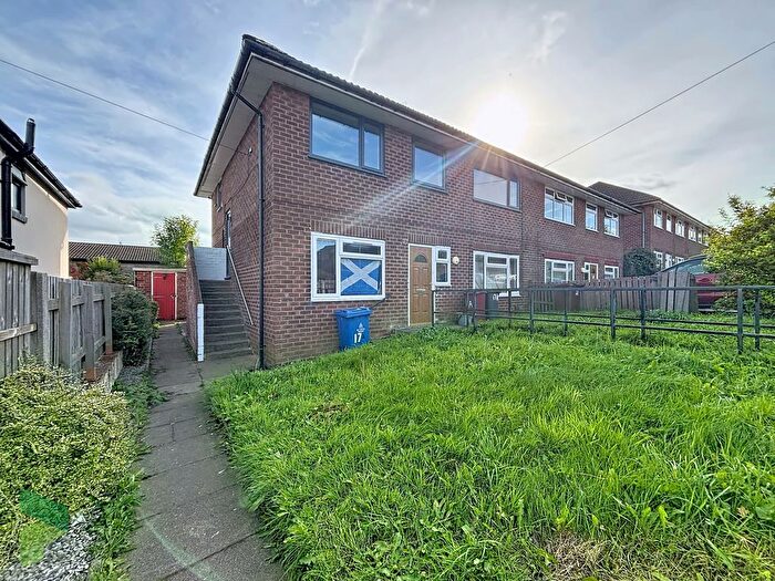 2 Bedroom Flat For Sale In Birch Hall Avenue, Darwen, BB3