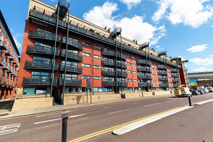 2 Bedroom Flat For Sale In Clyde Street, Glasgow, G1