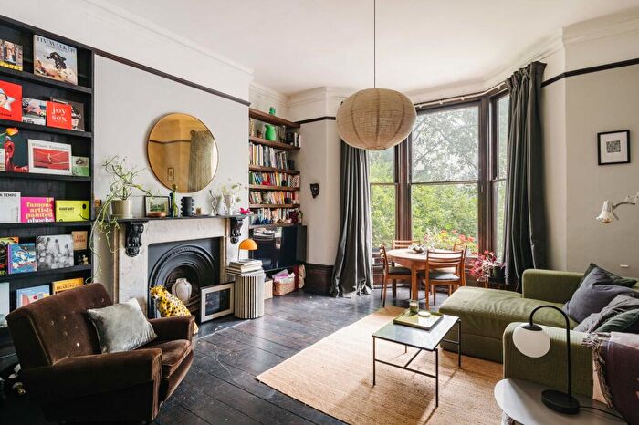 1 Bedroom Apartment For Sale In Amhurst Road, Hackney, E8