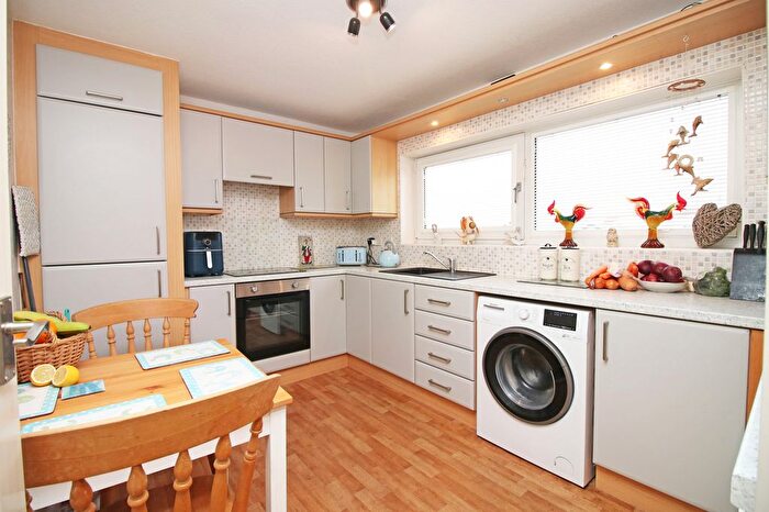 2 Bedroom Flat For Sale In Shore Point, Queens Promenade, Thornton-Cleveleys, FY5