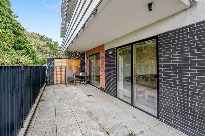 1 Bedroom Flat For Sale In Apple Grove, West Harrow, HA2