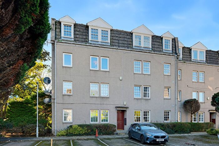 2 Bedroom Flat For Sale In Picardy Court, The City Centre, Aberdeen, AB10