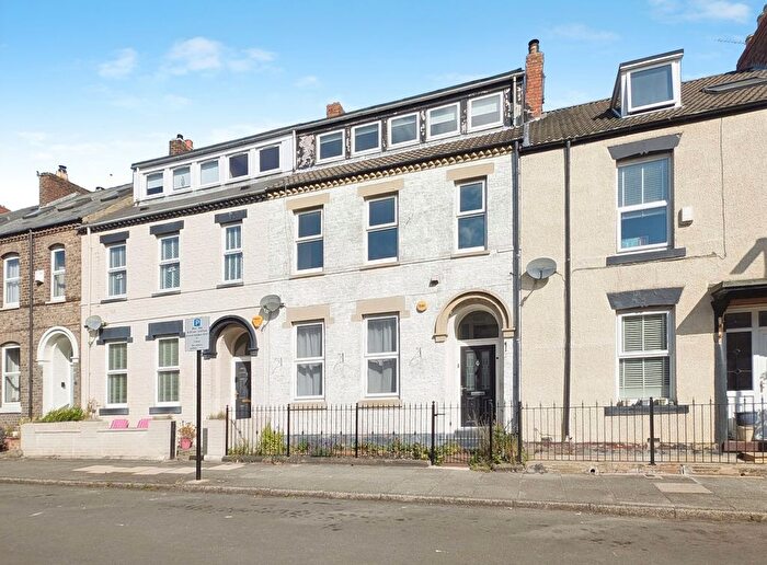 3 Bedroom Flat For Sale In Beaumont Street, North Shields, Tyne And Wear, NE29