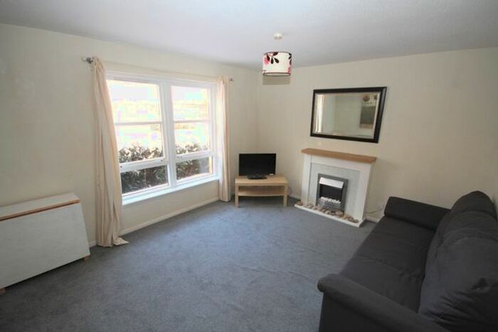2 Bedroom Flat To Rent In Rodney Place, Canonmills, Edinburgh, EH7